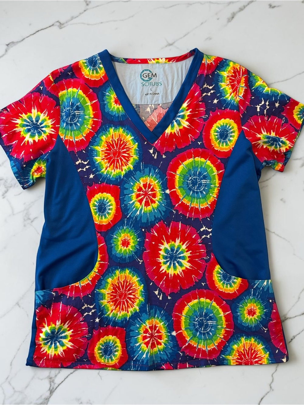 🌈Gem Scrubs V-Neck Scrub Top - Tie-Dye🌈